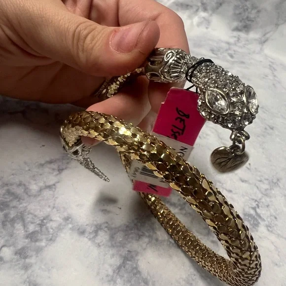 Vintage Betsey Johnson arm cuff - Picture 5 of 5